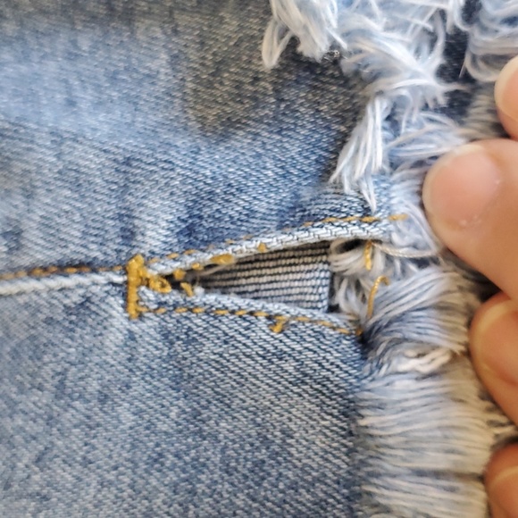 Distressed Jean Shorts EUC - Picture 6 of 6